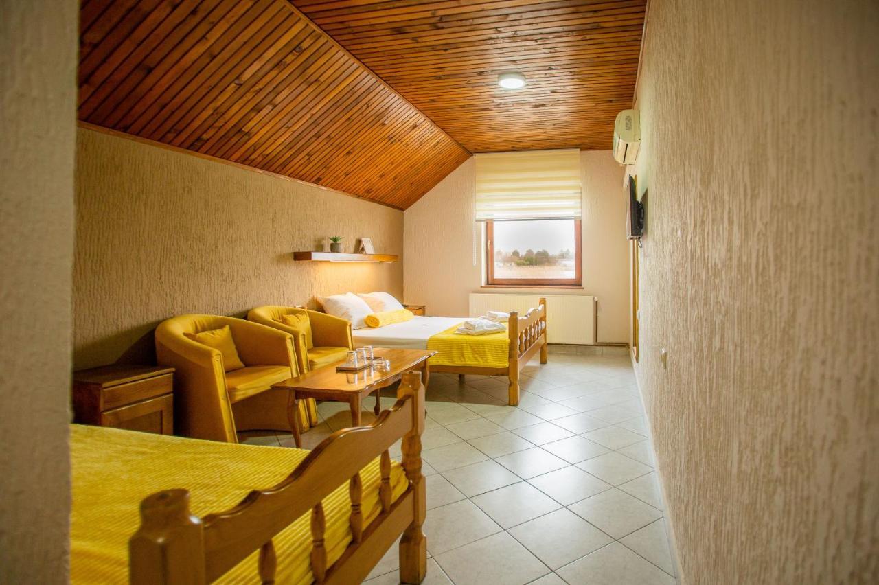 Guest House Vila Alexandar Palić Zewnętrze zdjęcie