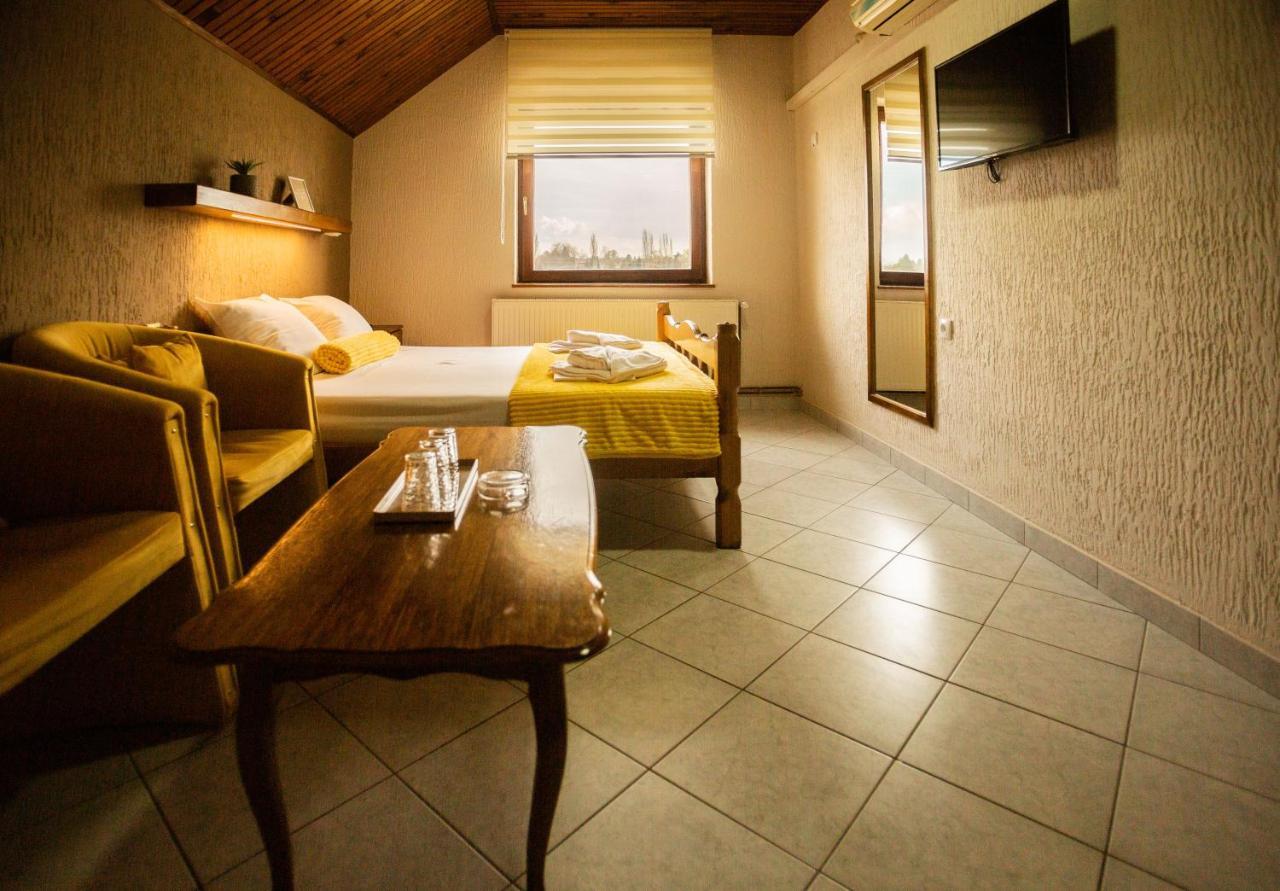 Guest House Vila Alexandar Palić Zewnętrze zdjęcie