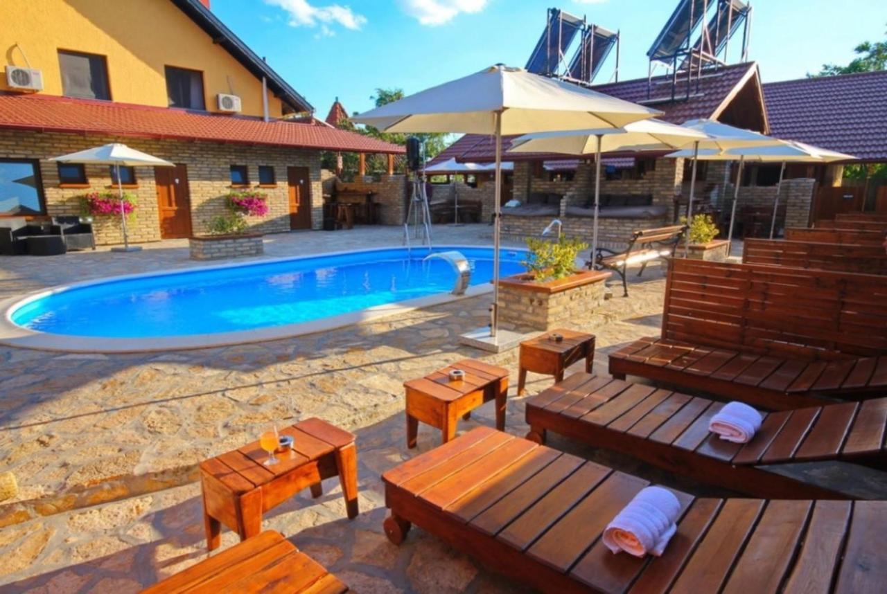 Guest House Vila Alexandar Palić Zewnętrze zdjęcie