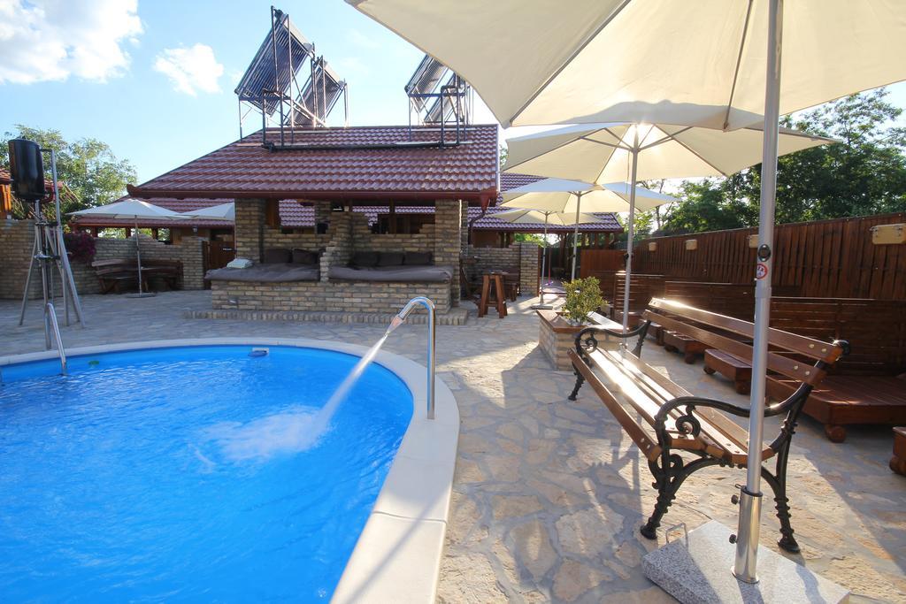 Guest House Vila Alexandar Palić Zewnętrze zdjęcie