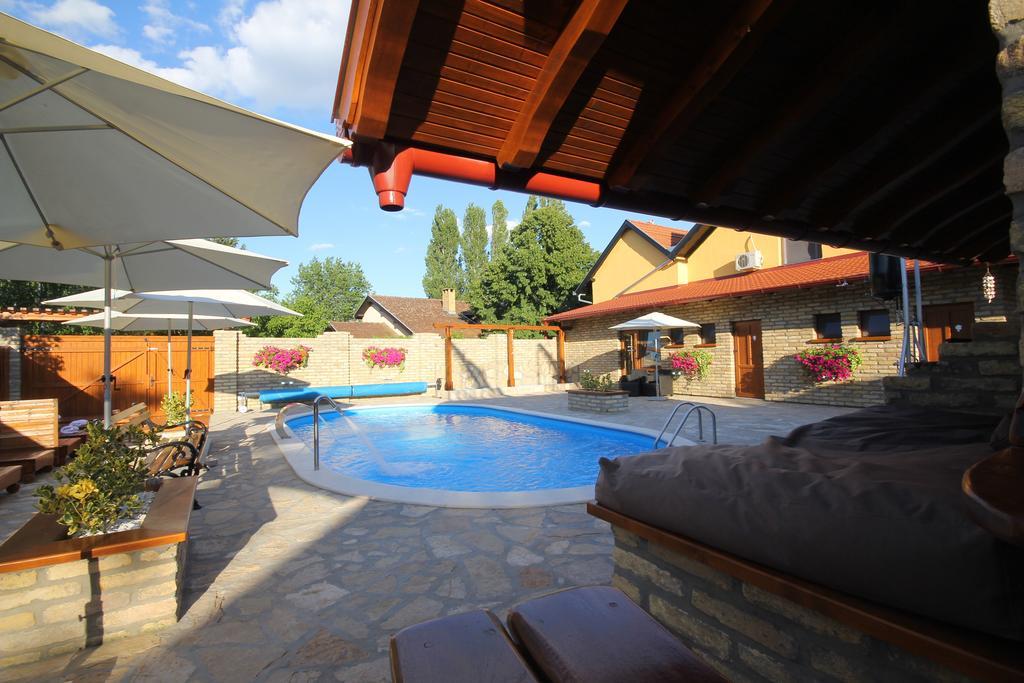 Guest House Vila Alexandar Palić Zewnętrze zdjęcie