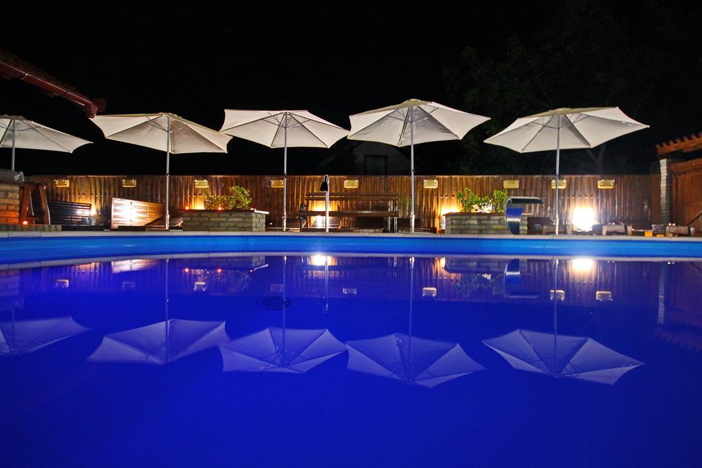 Guest House Vila Alexandar Palić Zewnętrze zdjęcie