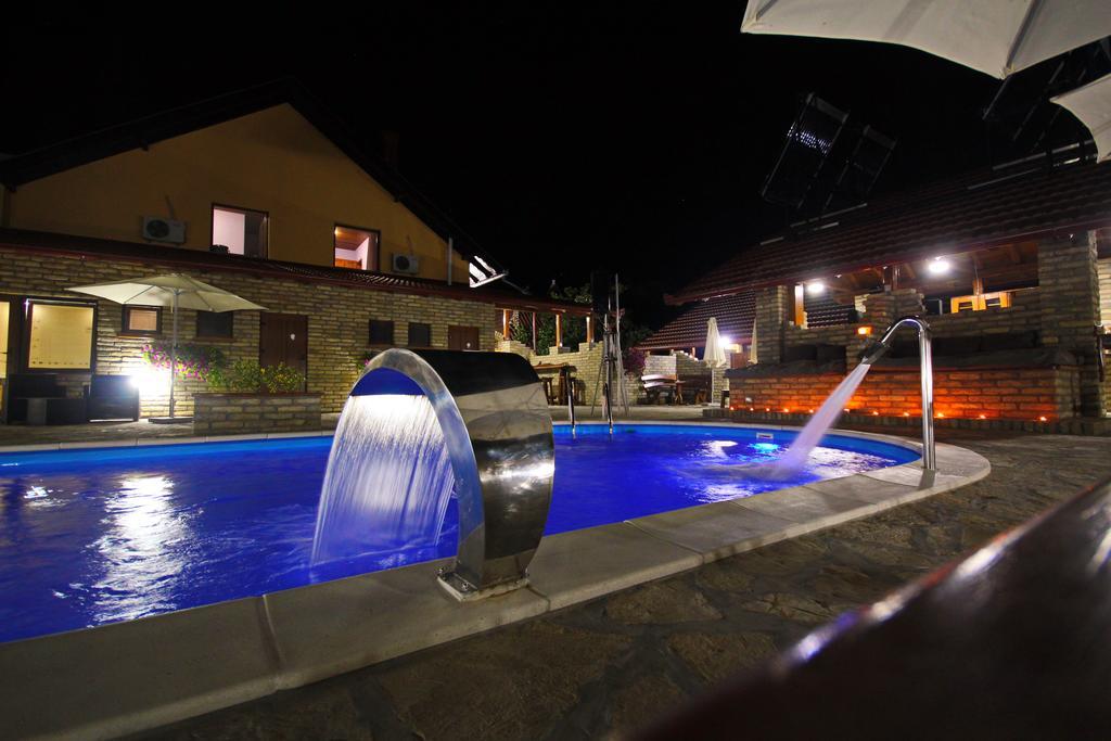 Guest House Vila Alexandar Palić Zewnętrze zdjęcie