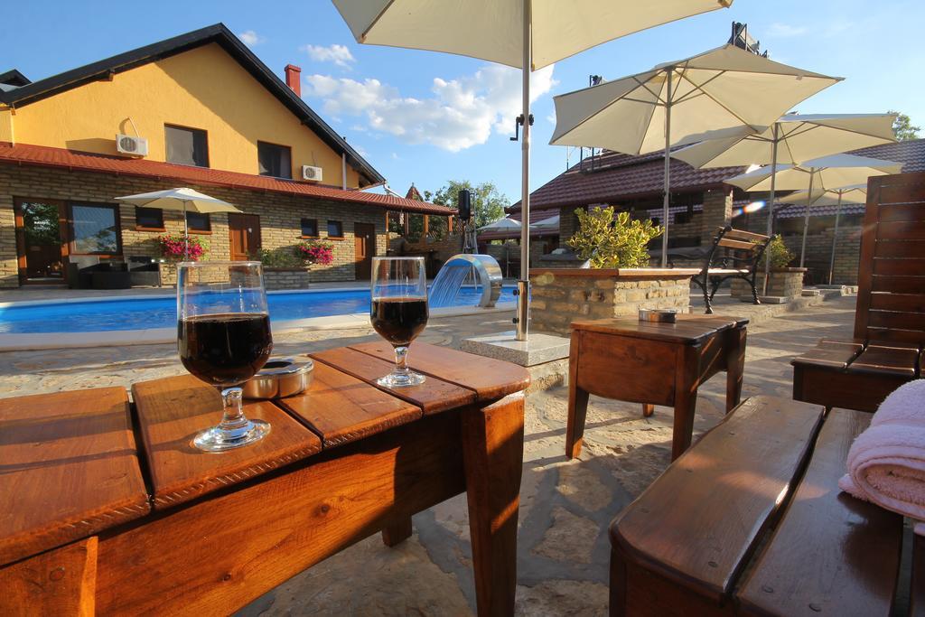Guest House Vila Alexandar Palić Zewnętrze zdjęcie