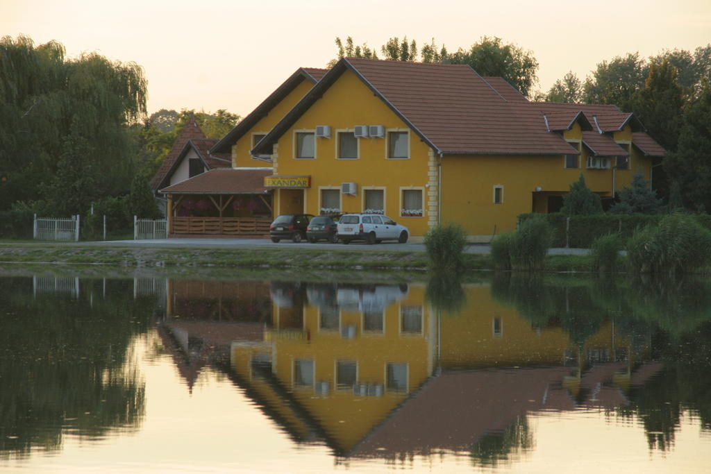 Guest House Vila Alexandar Palić Zewnętrze zdjęcie